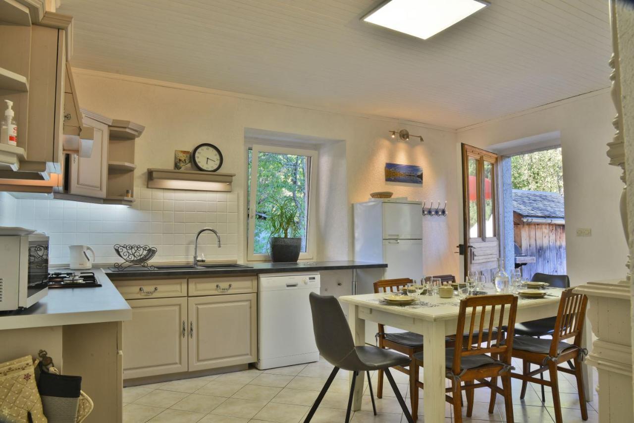 מונטריון Appartement 6 Pers 70 M² Dans Chalet Chez Marie מראה חיצוני תמונה