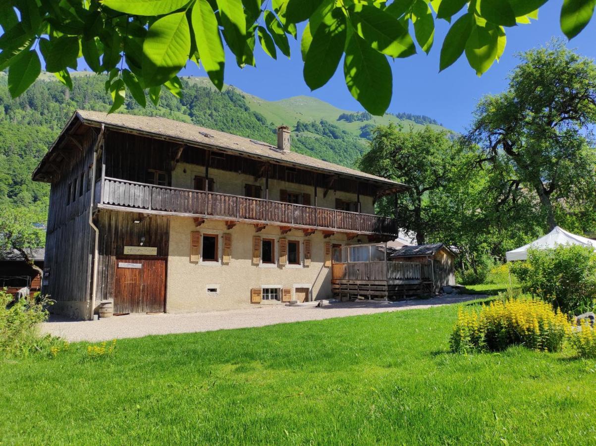 מונטריון Appartement 6 Pers 70 M² Dans Chalet Chez Marie מראה חיצוני תמונה