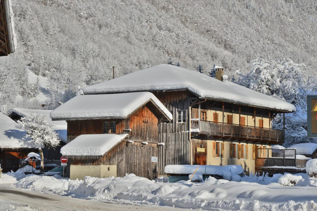 מונטריון Appartement 6 Pers 70 M² Dans Chalet Chez Marie מראה חיצוני תמונה
